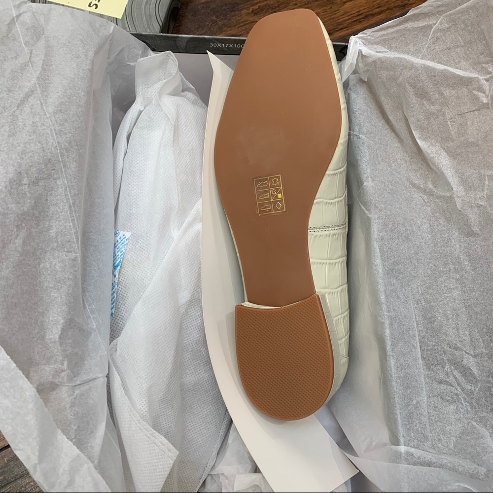 NWT Jeffrey Campbell Marko Croc Embossed Loafer in Ivory - Picture 9 of 11
